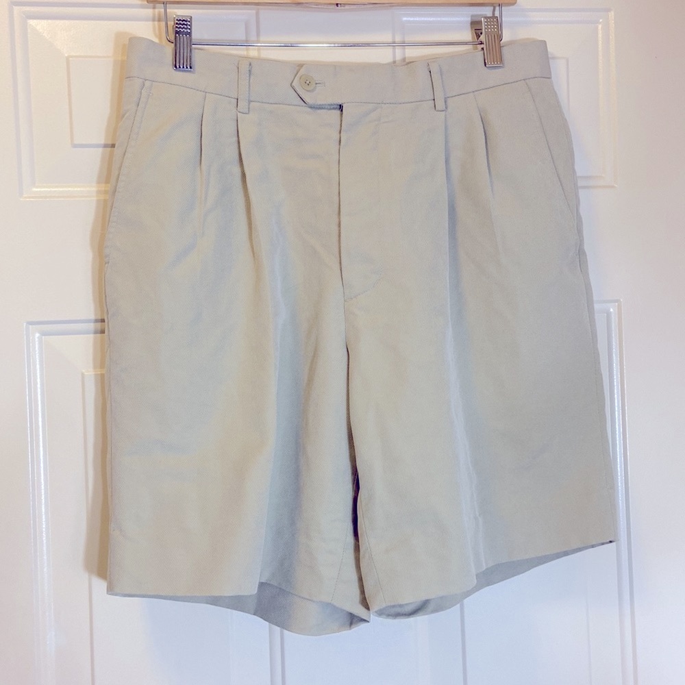 AXIST MEN SHORTS SIZE 32